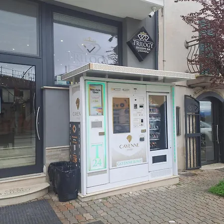 Trilogy شقة تشلانو